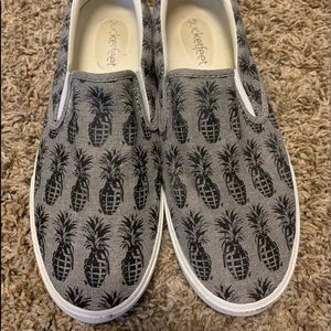 Bucketfeet shoes size 8.5